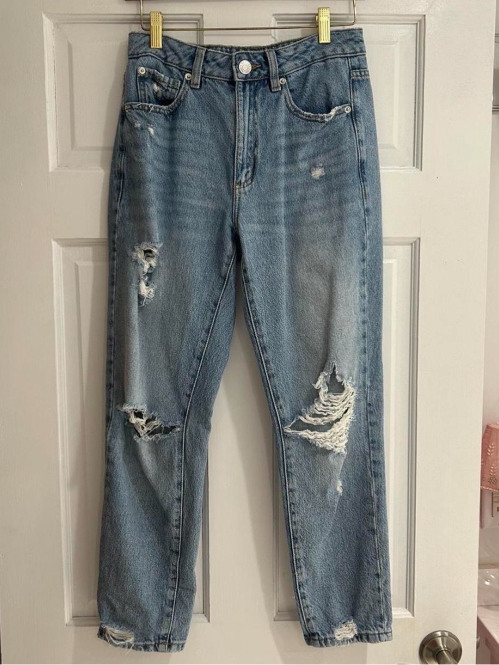 Garage ripped jeans